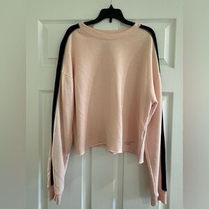 Hollister Women's Pink Sweater
